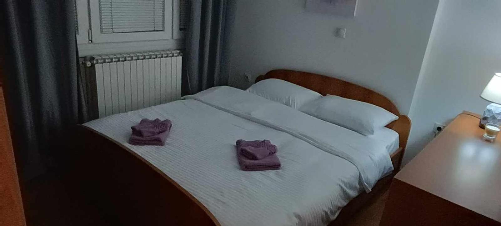 Lovely Square Apartment Purple Velvet Skopje Buitenkant foto