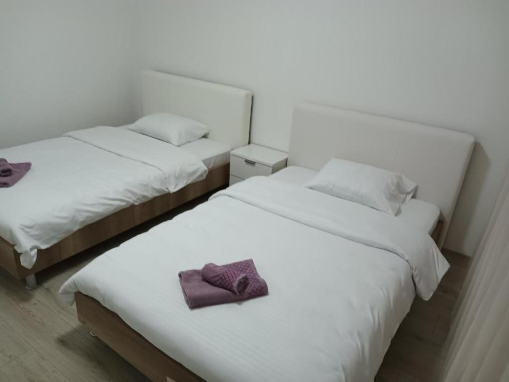 Lovely Square Apartment Purple Velvet Skopje Kamer foto